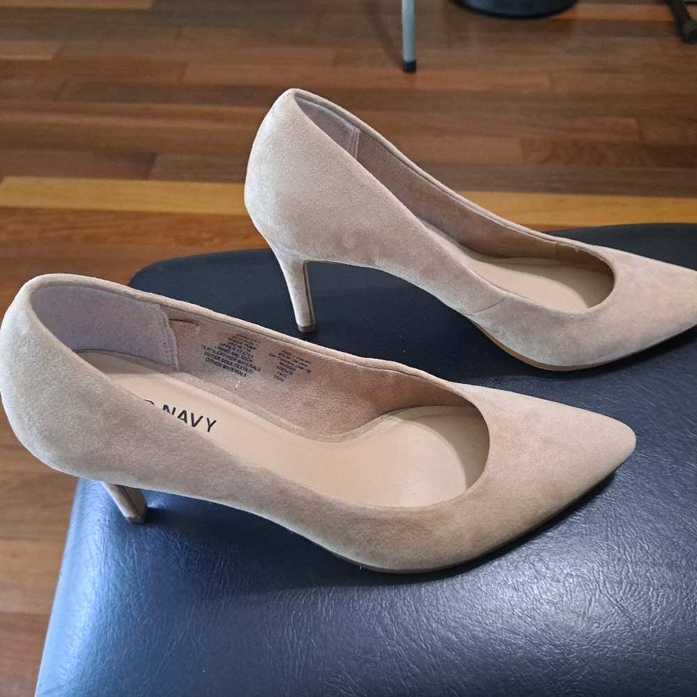 Old Navy Cream Colored Heels Size 6 - Picture 4 of 5